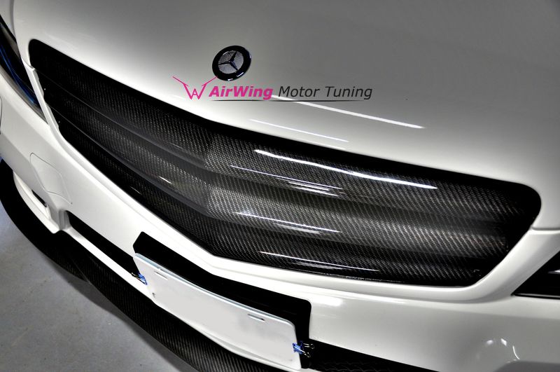 W204 - AirWing style Carbon grille set 0